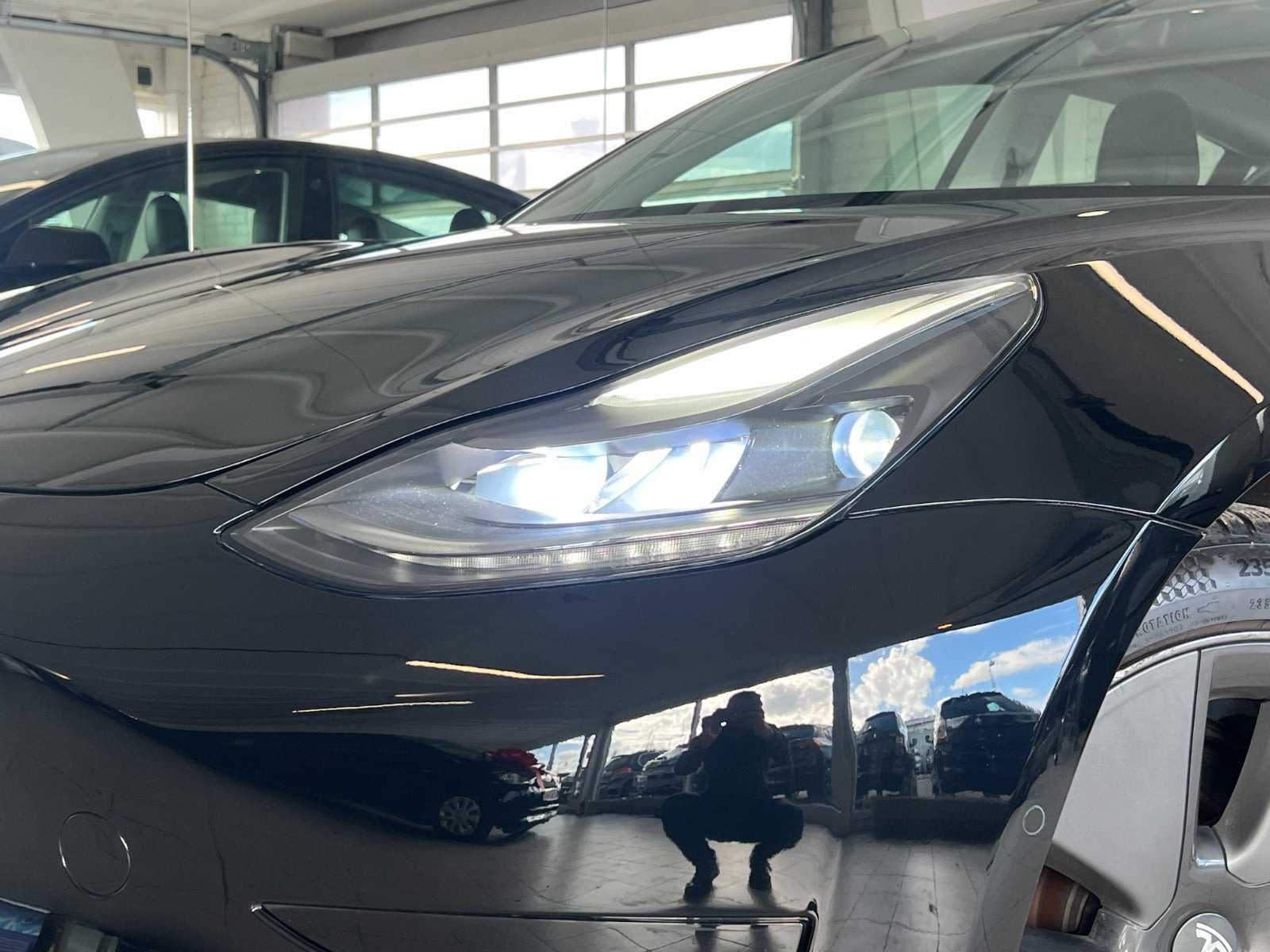 Sort Tesla Model 3 fra 2021