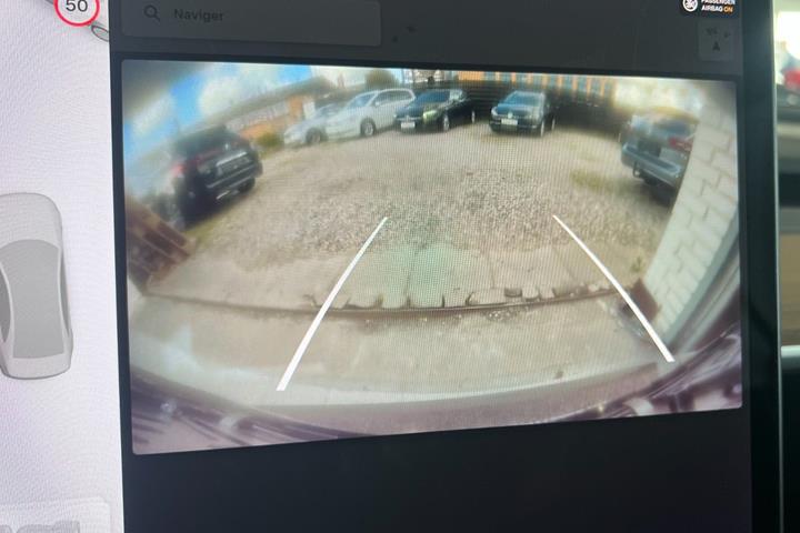 Sort Tesla Model 3 fra 2021