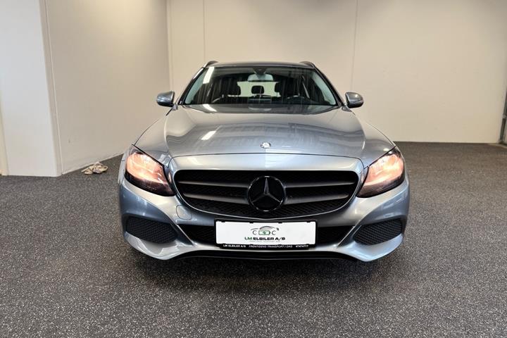 Grå Mercedes C200 d fra 2016