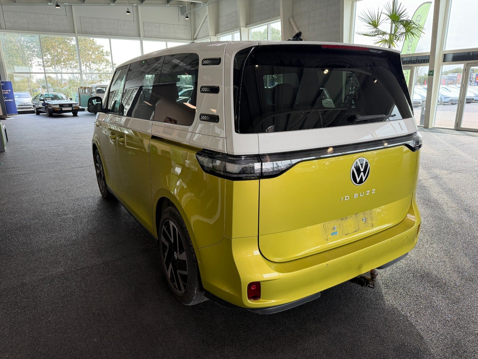 Gul VW ID.Buzz fra 2024