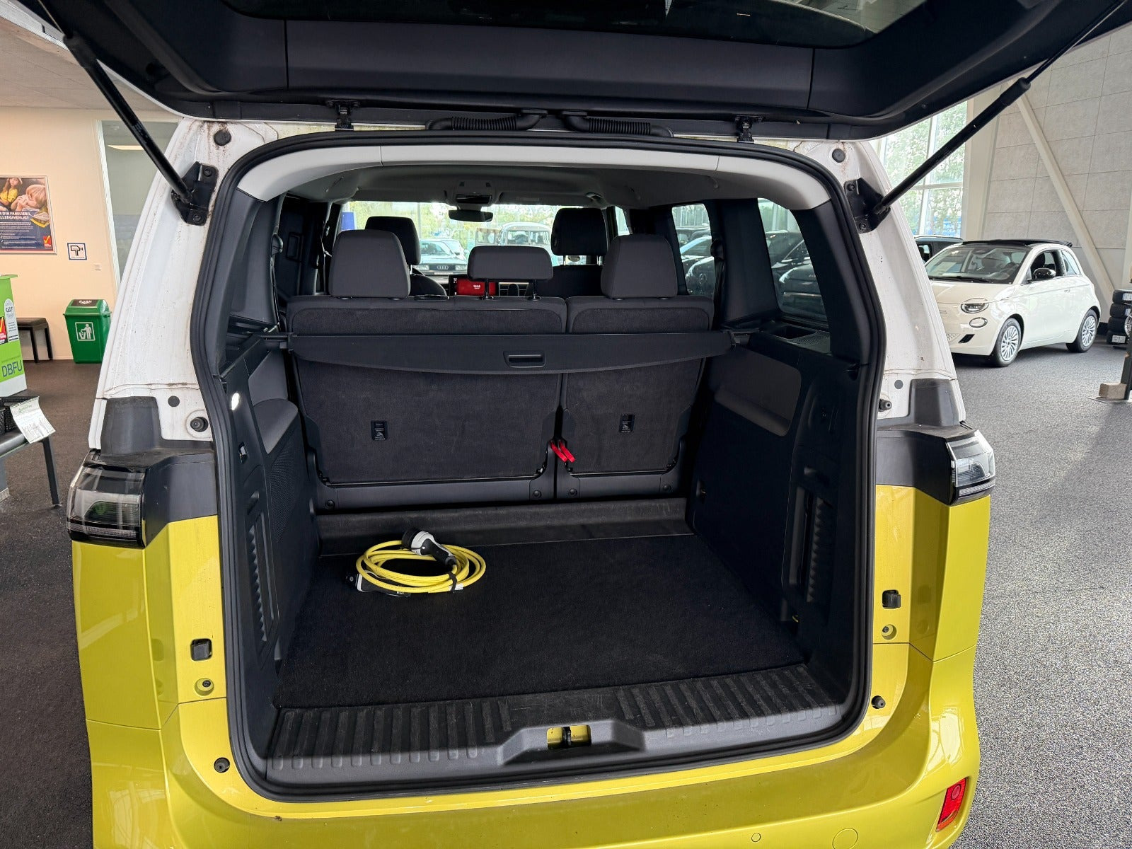 Gul VW ID.Buzz fra 2024