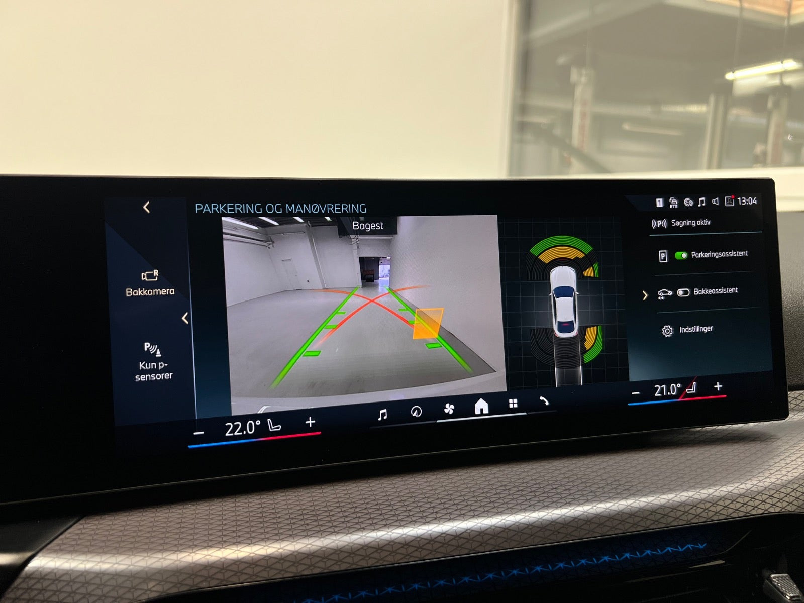 Rød BMW i4 fra 2025