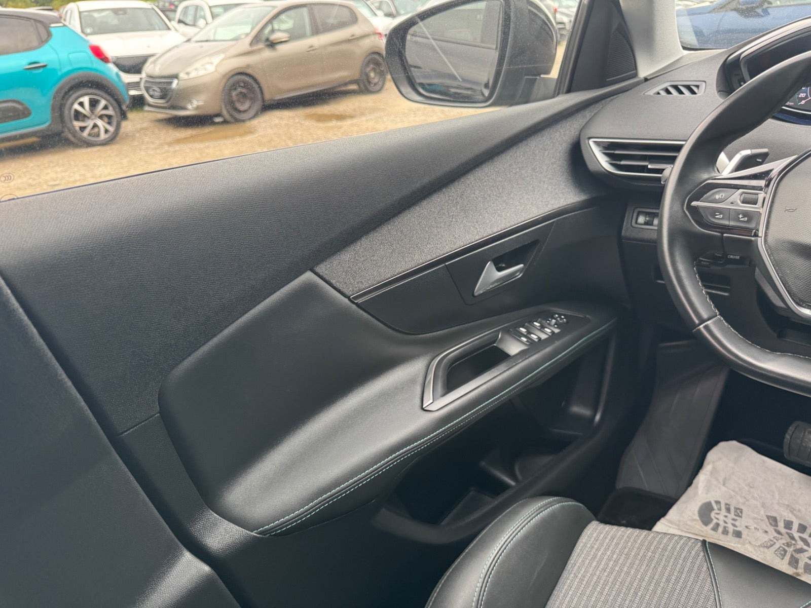Sort Peugeot 3008 fra 2021