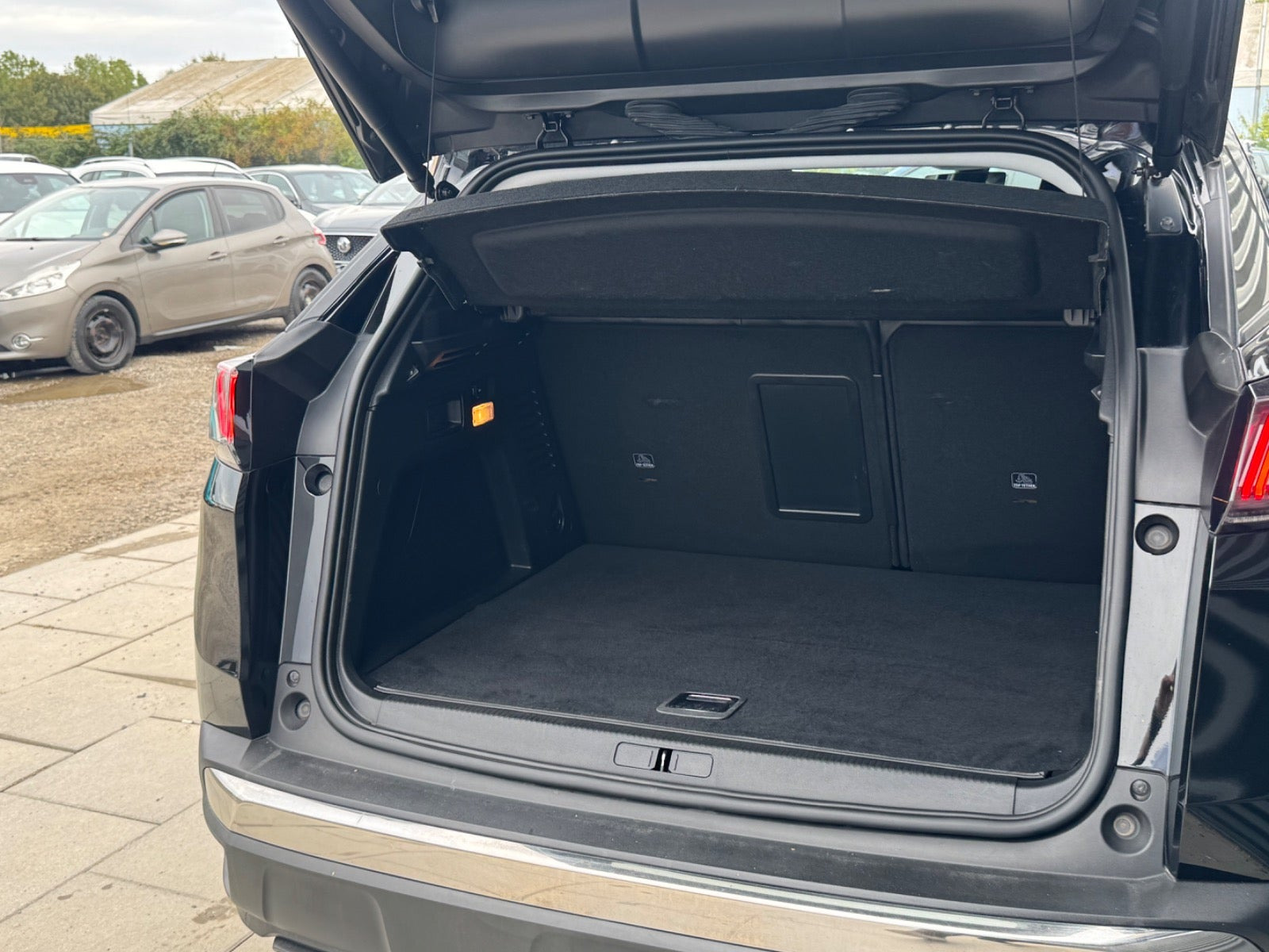 Sort Peugeot 3008 fra 2021