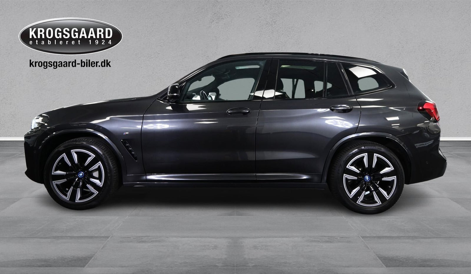 Grå BMW iX3 fra 2023