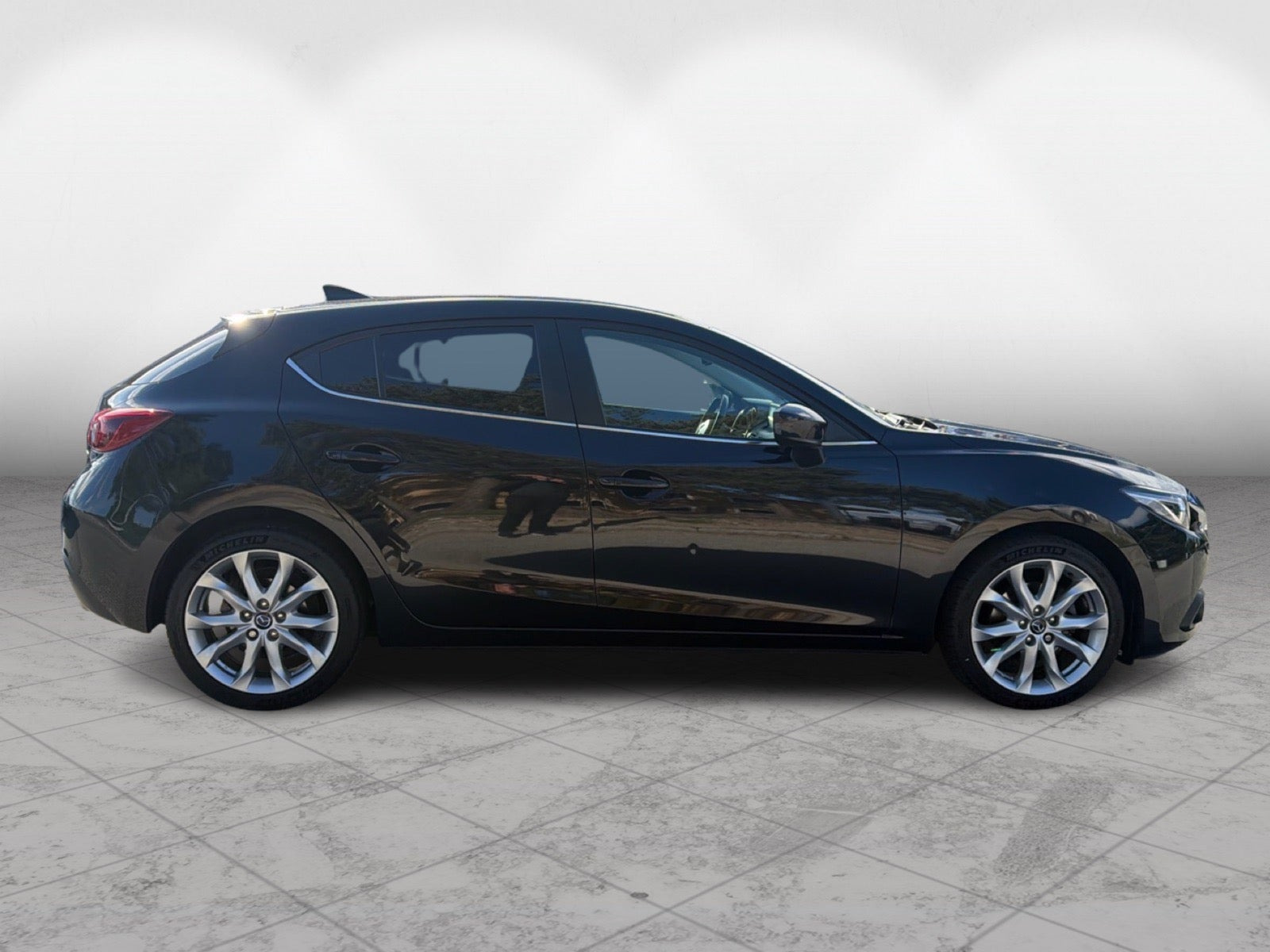 Sort Mazda 3 fra 2015