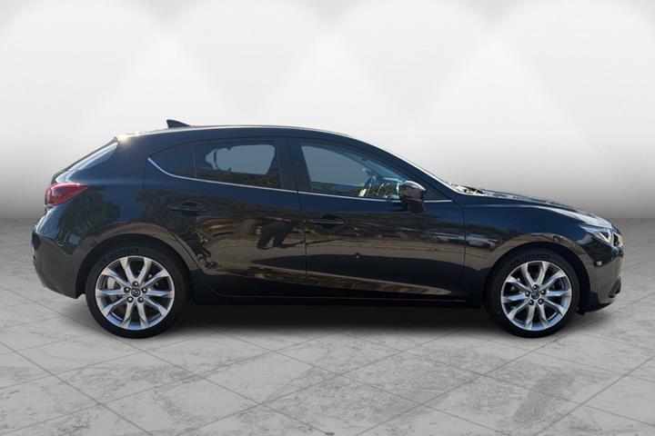 Sort Mazda 3 fra 2015
