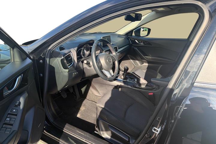 Sort Mazda 3 fra 2015