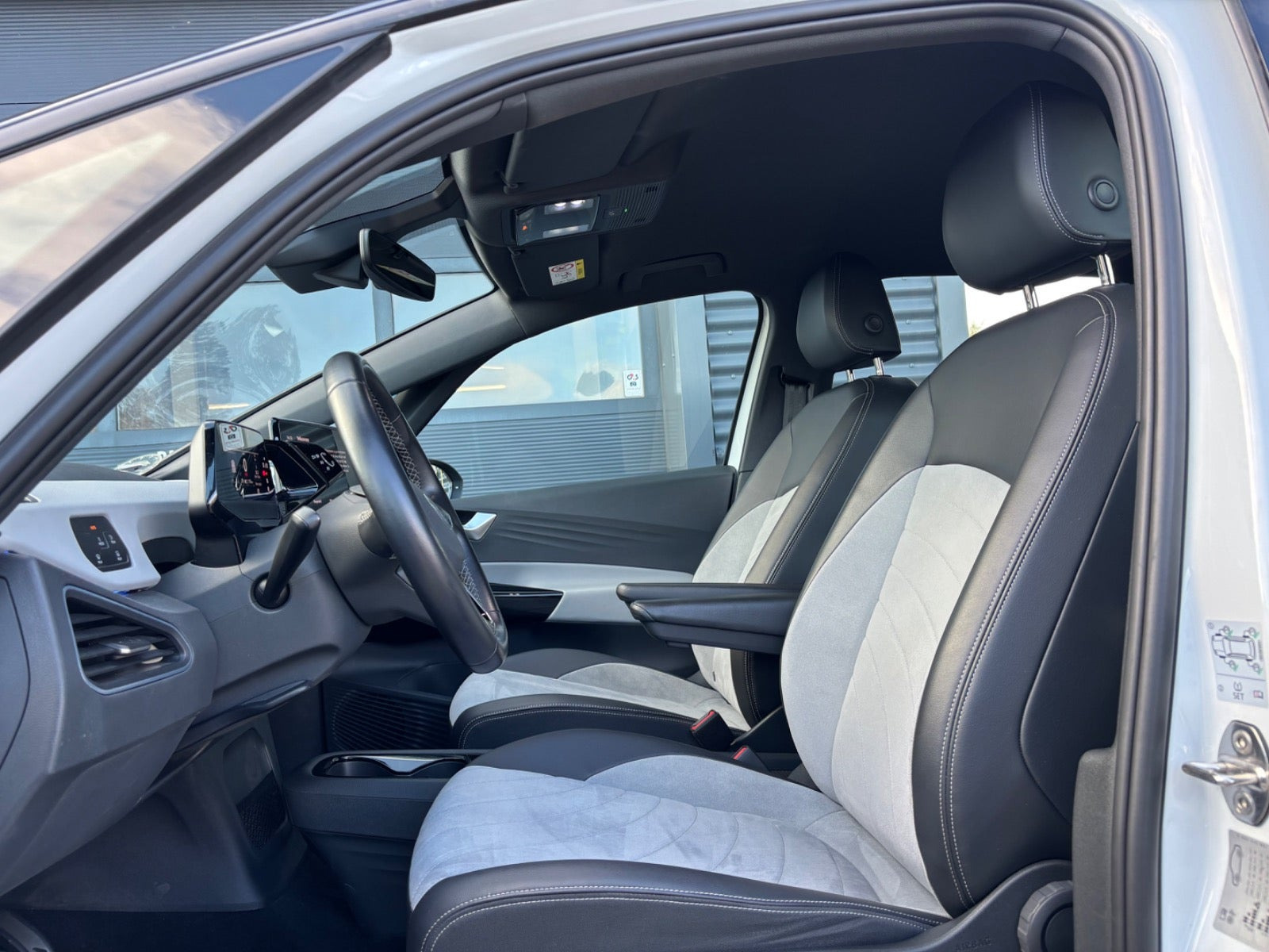 Hvid VW ID.3 fra 2023