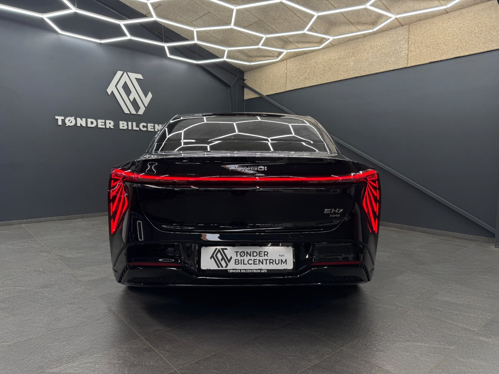 Sort Hongqi EH7 fra 2026