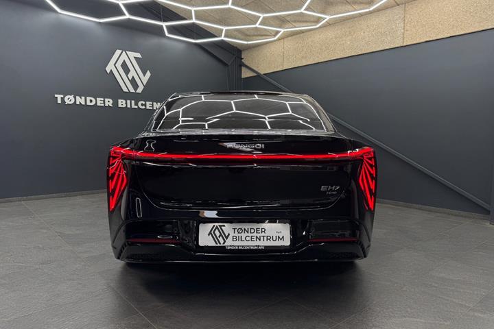 Sort Hongqi EH7 fra 2026