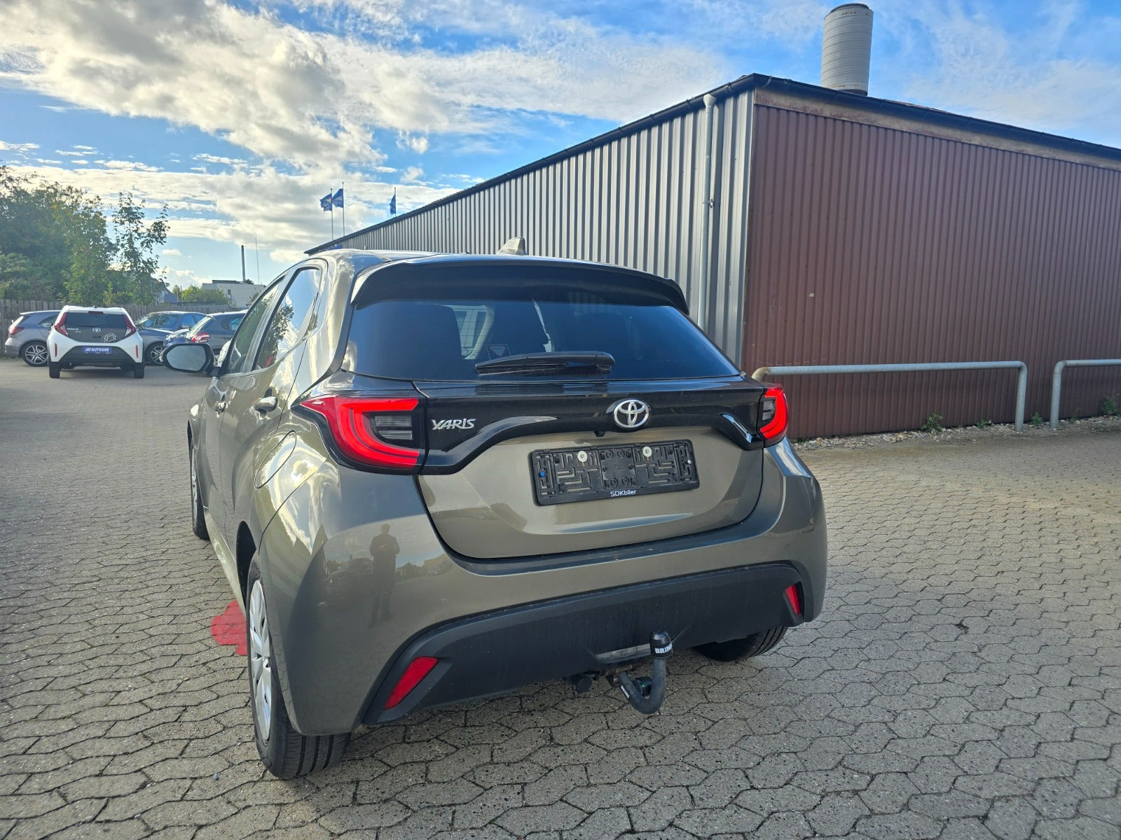 Bronze Toyota Yaris fra 2021