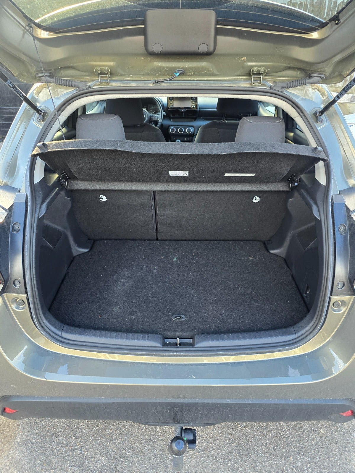 Bronze Toyota Yaris fra 2021