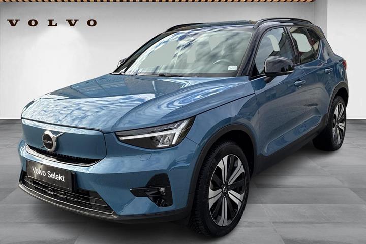 Blå Volvo XC40 fra 2023