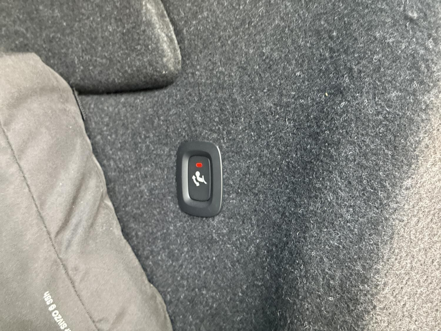 Blå Volvo XC40 fra 2023