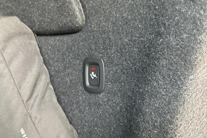 Blå Volvo XC40 fra 2023