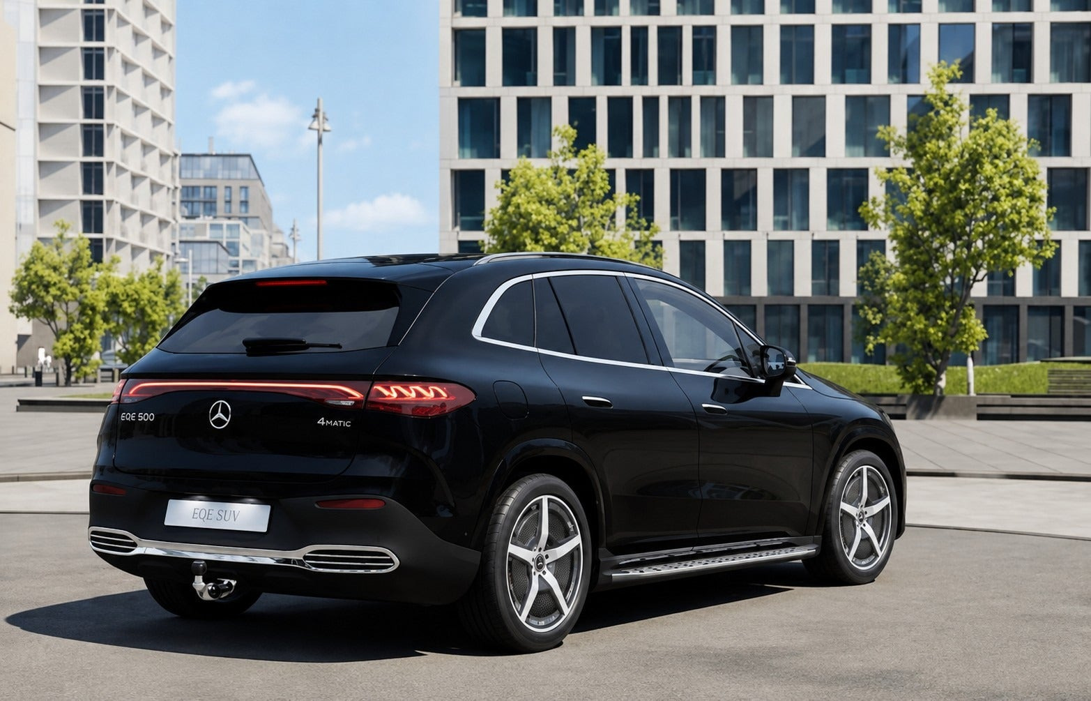 Sort Mercedes EQE500 SUV fra 2026