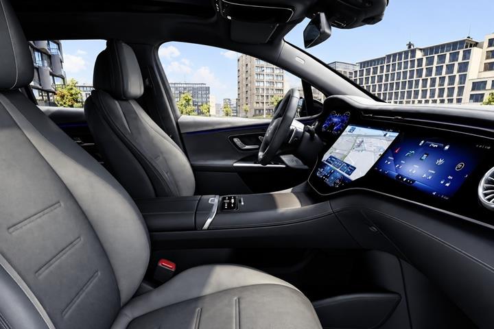 Sort Mercedes EQE500 SUV fra 2026