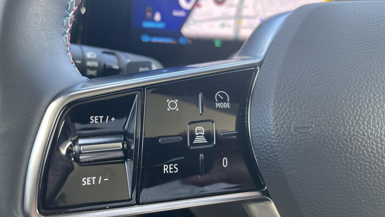 Grå Renault Scenic E-Tech fra 2024