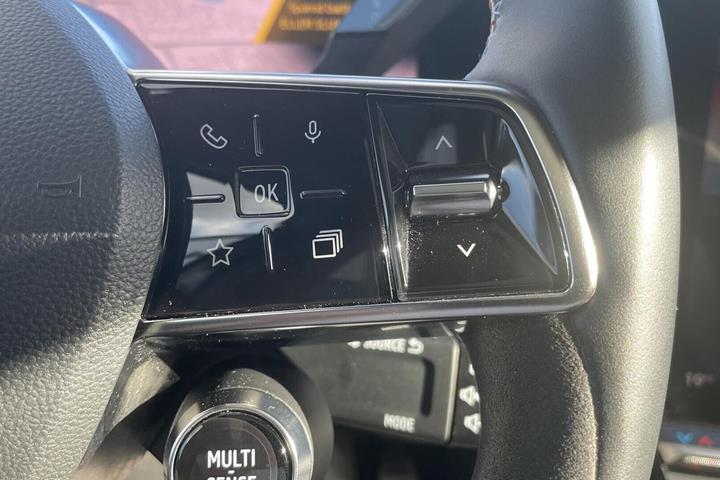 Grå Renault Scenic E-Tech fra 2024