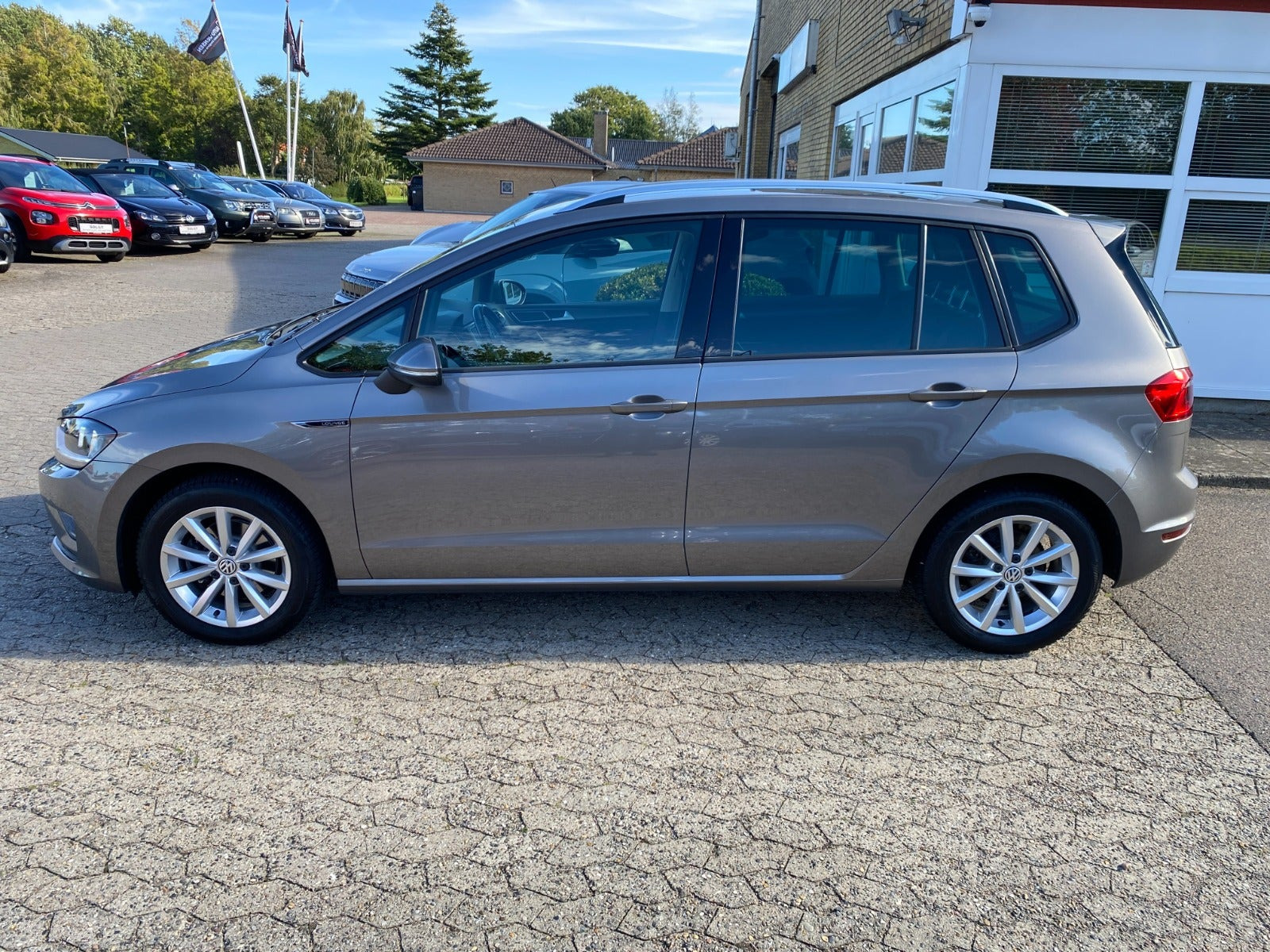 Grå VW Golf Sportsvan fra 2015