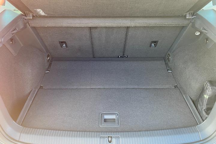 Grå VW Golf Sportsvan fra 2015
