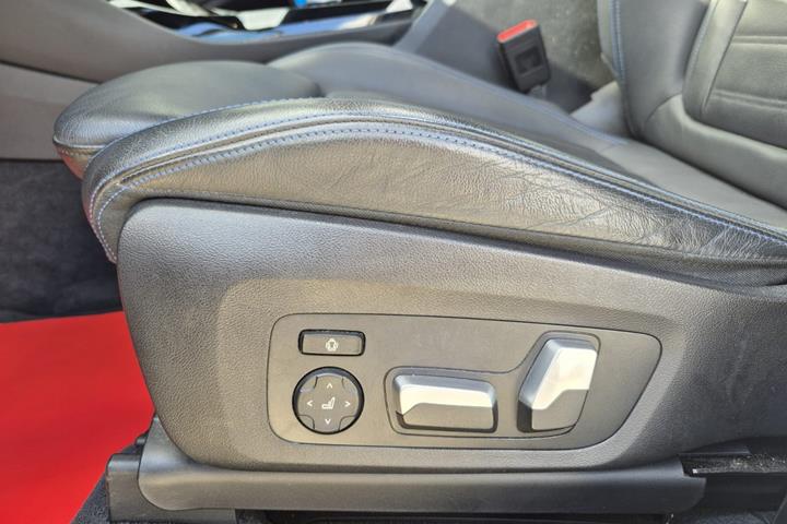 Blå BMW iX3 fra 2022