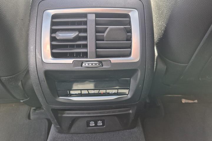 Blå BMW iX3 fra 2022