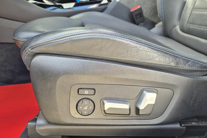 Blå BMW iX3 fra 2022