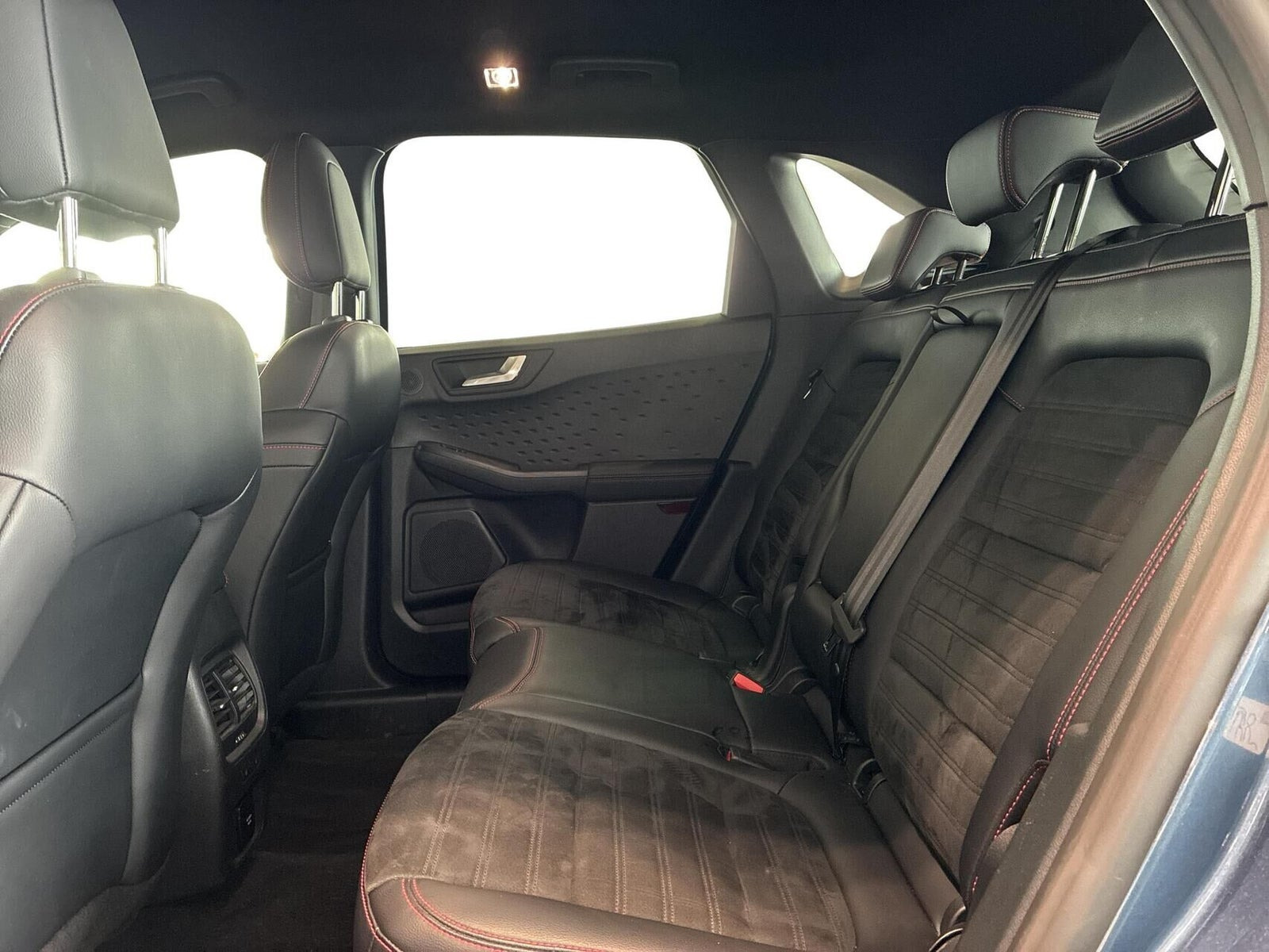 Blå Ford Kuga fra 2020