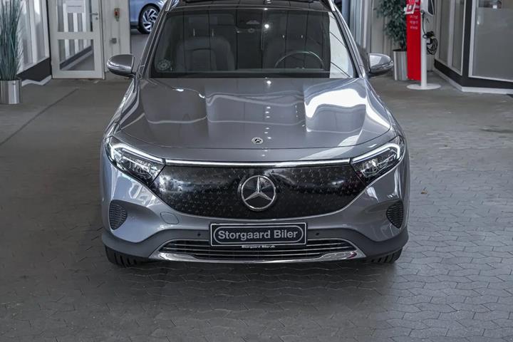 Grå Mercedes EQB250+ fra 2024