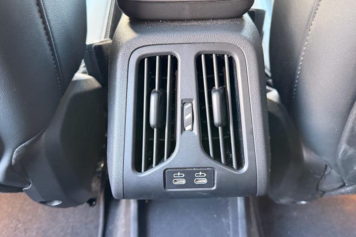 Blå BMW iX1 fra 2026