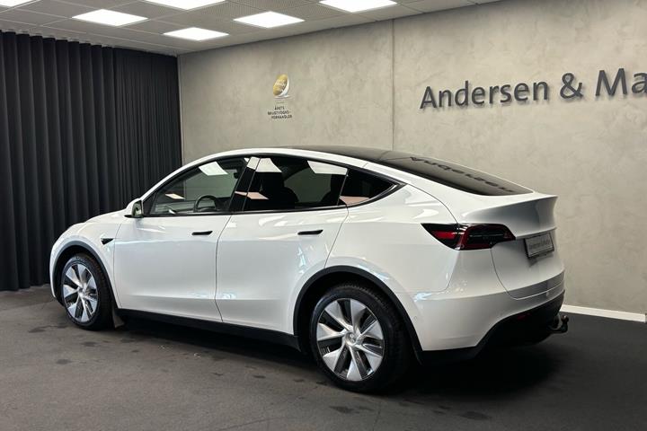 undefined Tesla Model Y fra 2021