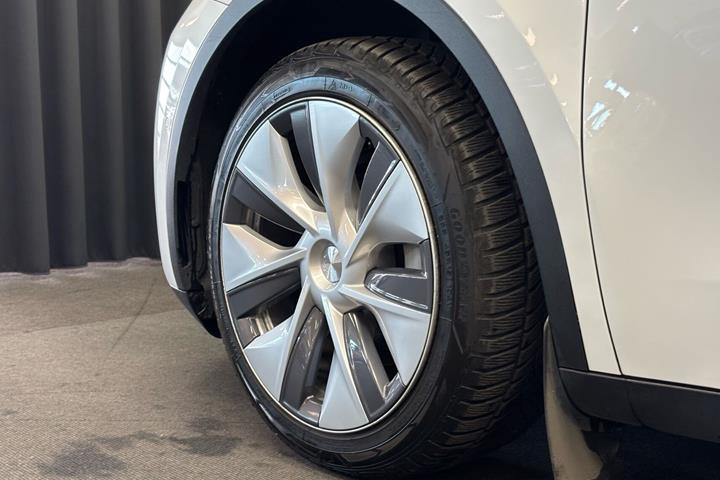 undefined Tesla Model Y fra 2021