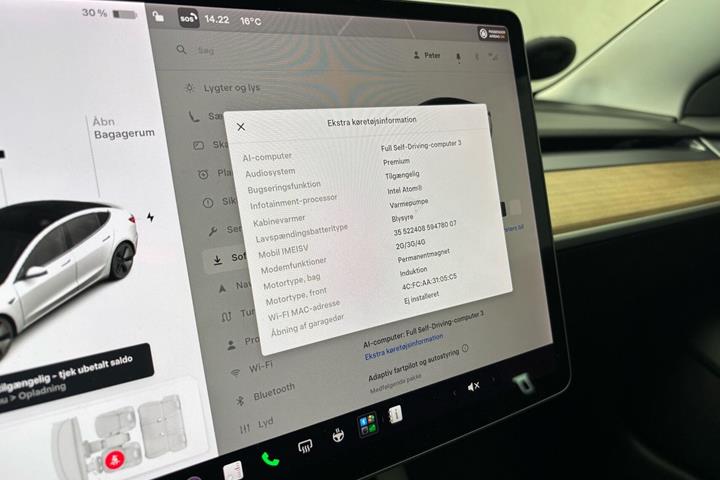 Hvid Tesla Model 3 fra 2021