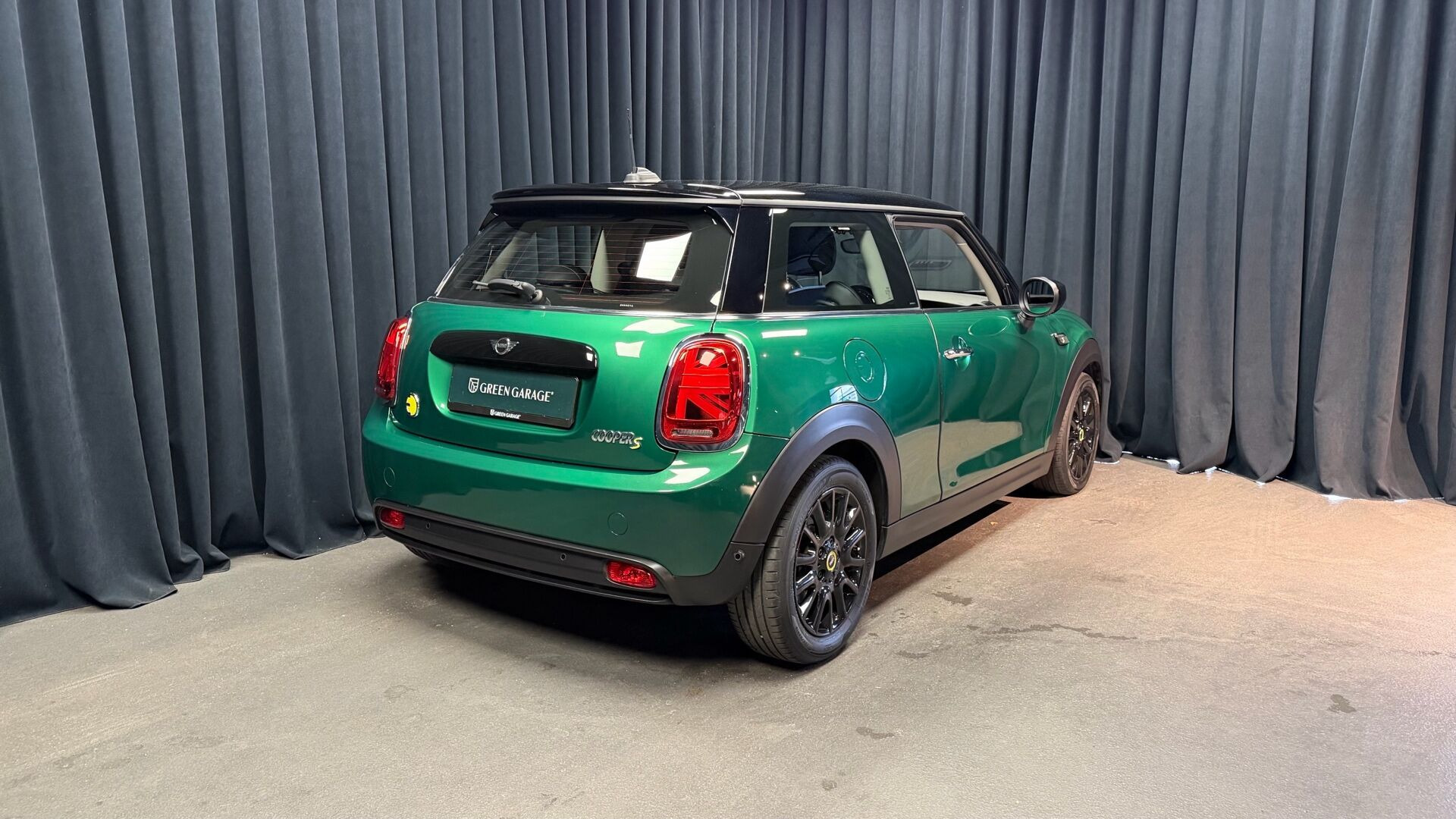 Grøn Mini Cooper fra 2023