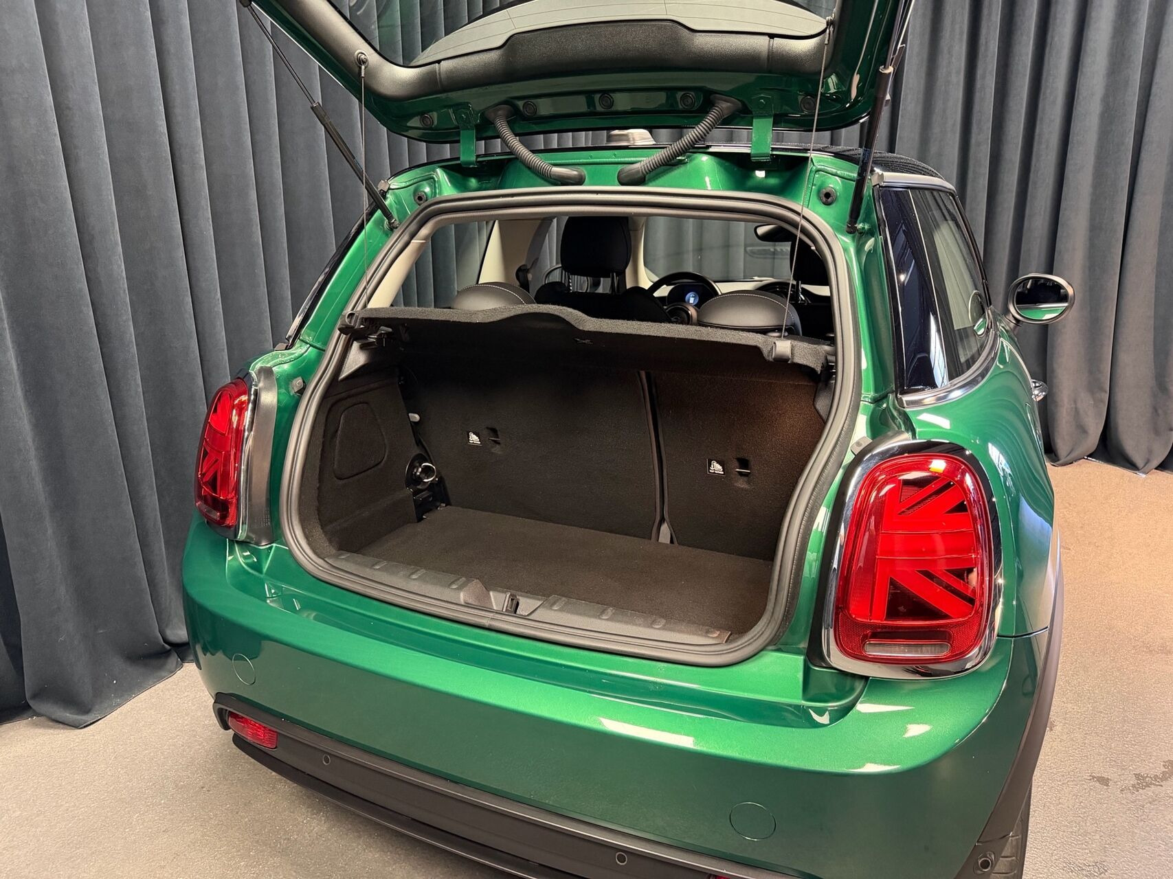 Grøn Mini Cooper fra 2023