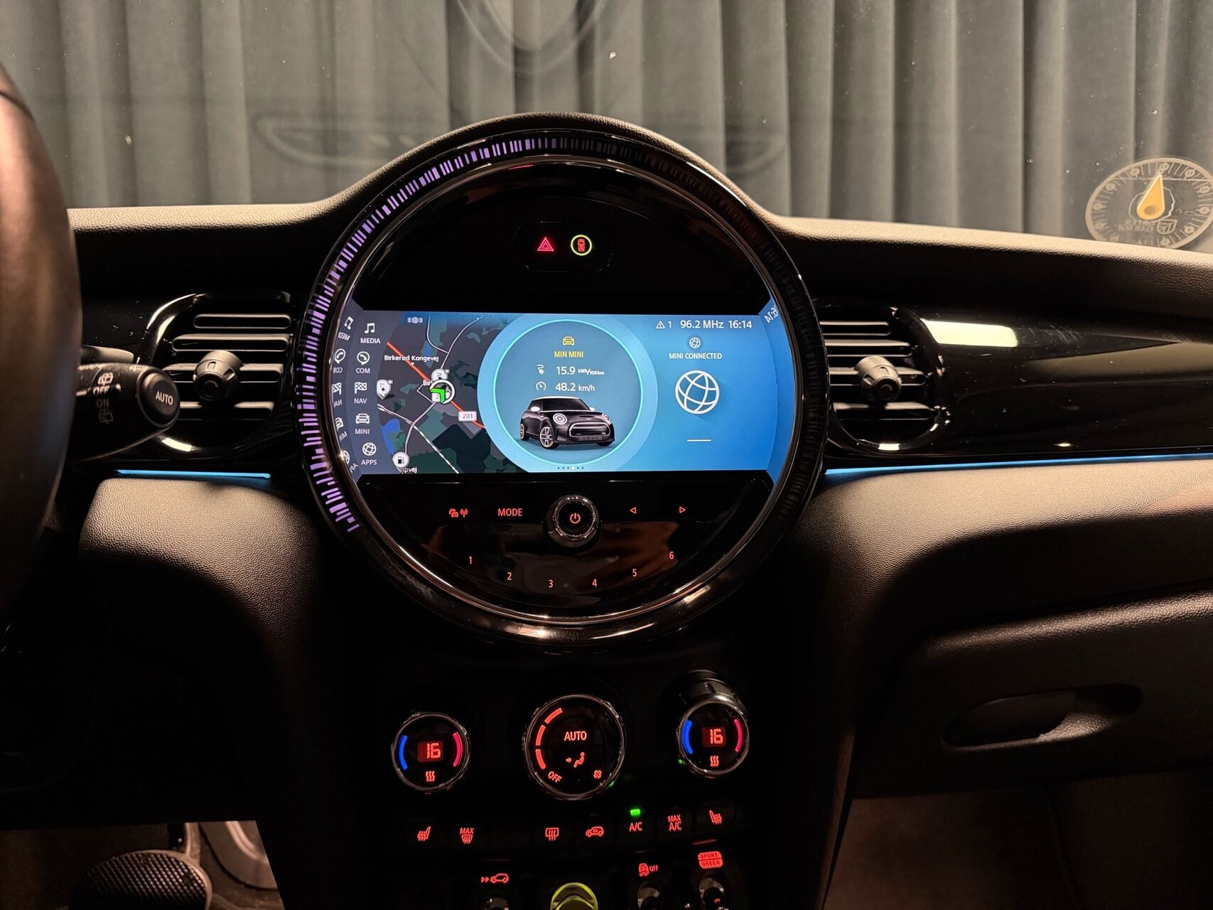 Grøn Mini Cooper fra 2023