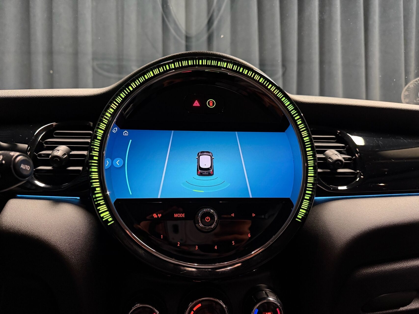 Grøn Mini Cooper fra 2023