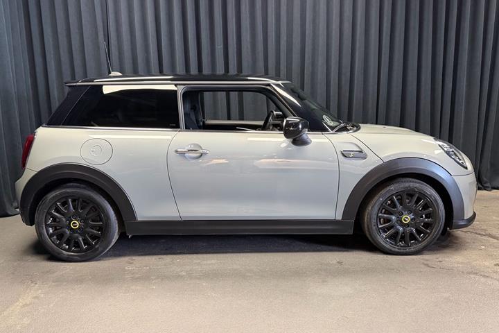 Grå Mini Cooper fra 2023