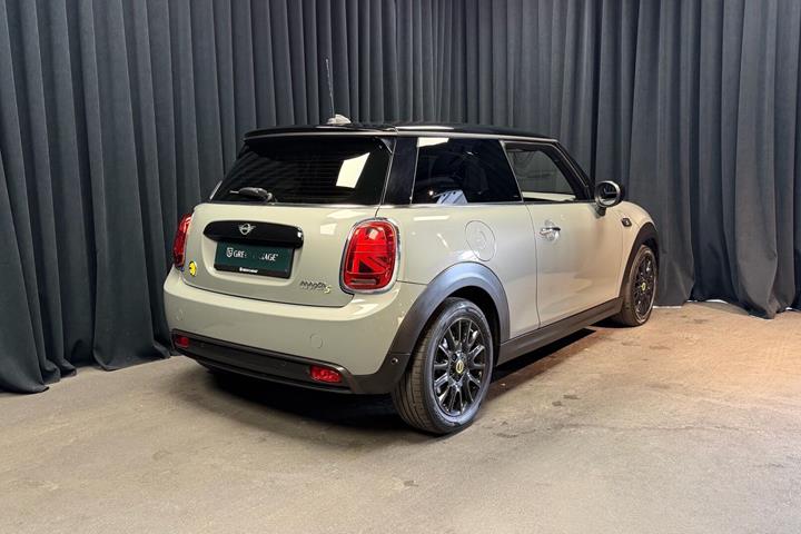 Grå Mini Cooper fra 2023