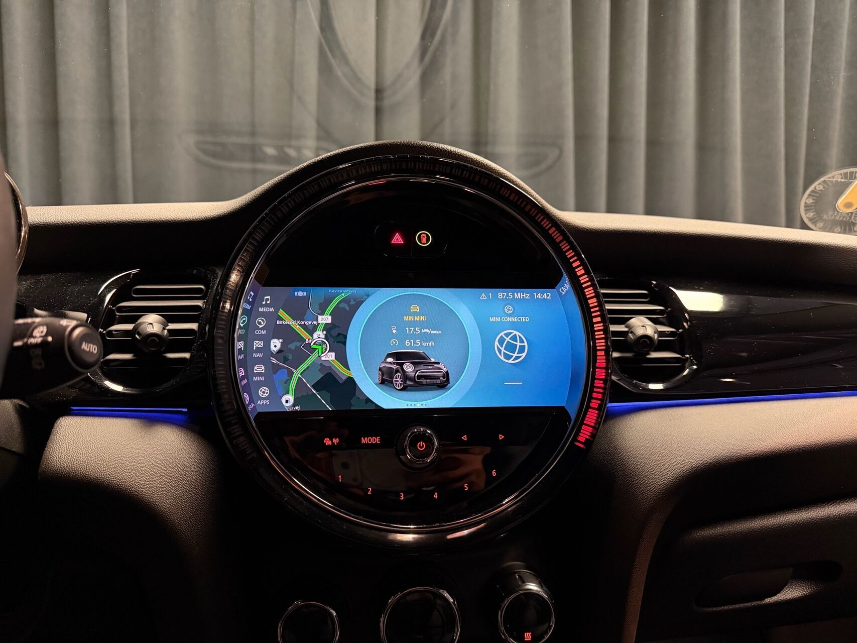 Grå Mini Cooper fra 2023