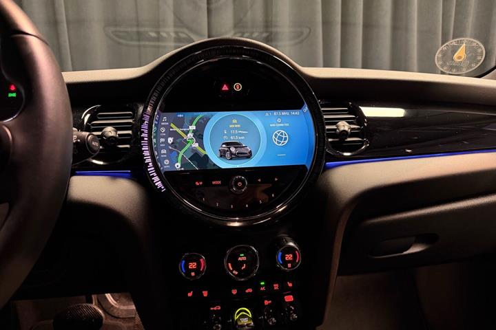 Grå Mini Cooper fra 2023