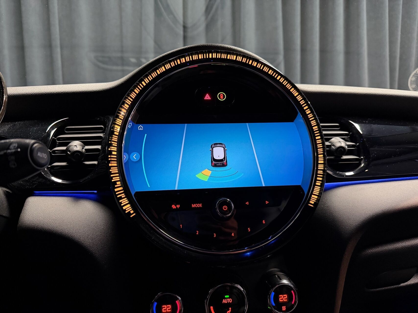 Grå Mini Cooper fra 2023