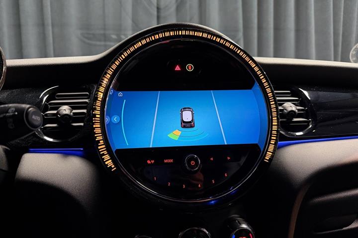 Grå Mini Cooper fra 2023