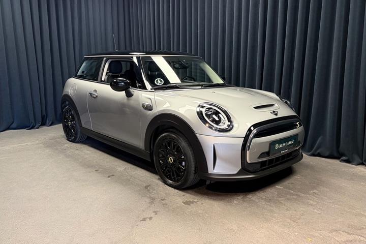 Sølv Mini Cooper fra 2023