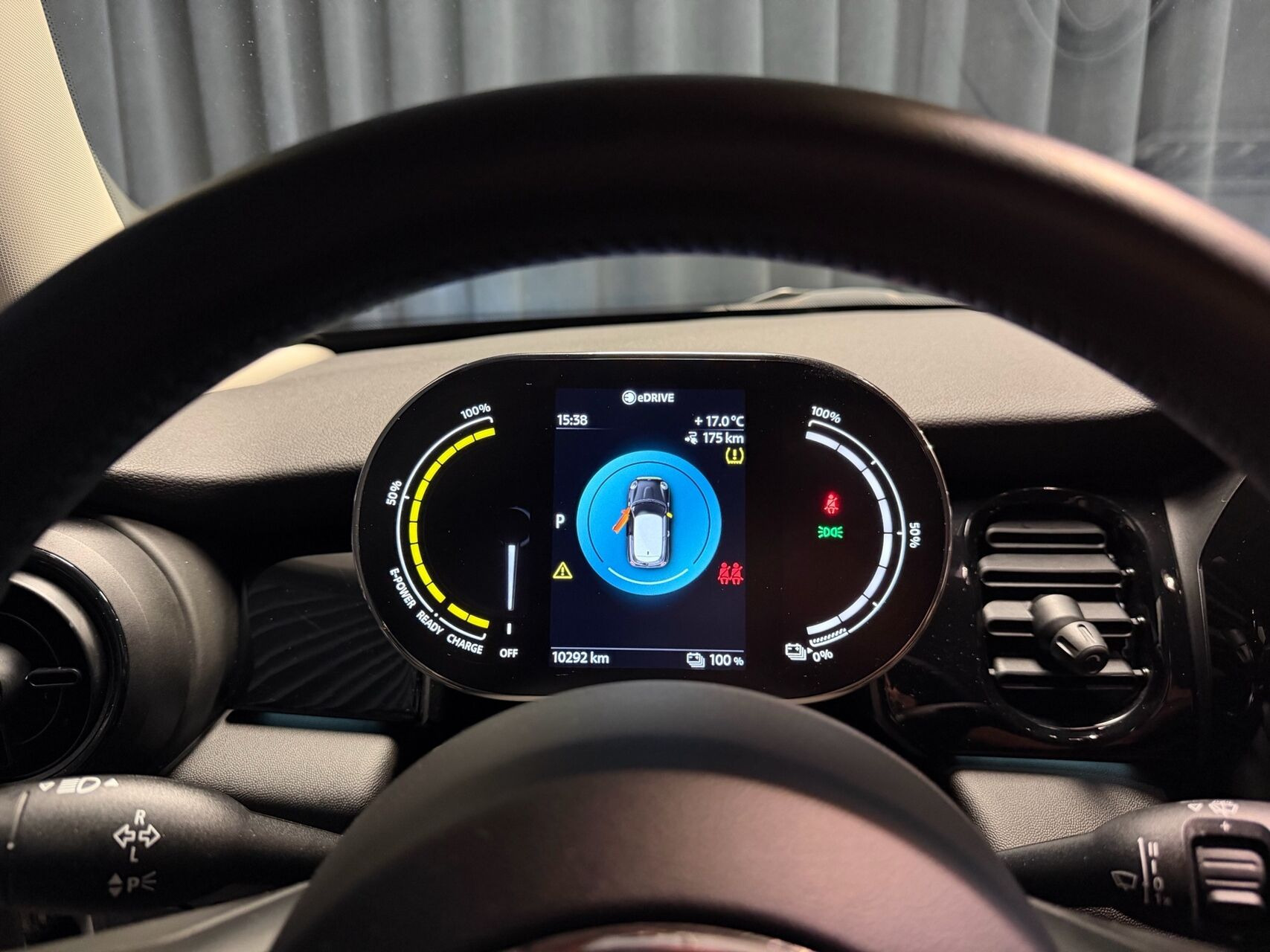 Sølv Mini Cooper fra 2023