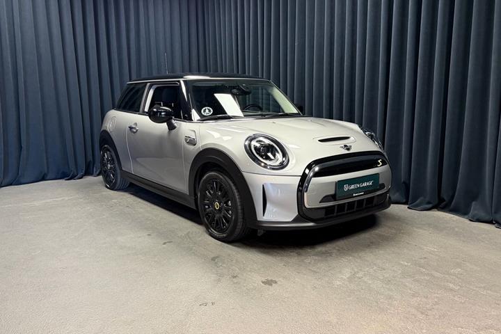 Sølv Mini Cooper fra 2023