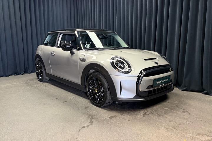 Sølv Mini Cooper fra 2023