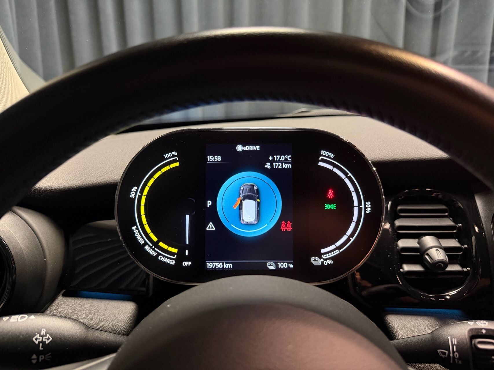 Sølv Mini Cooper fra 2023